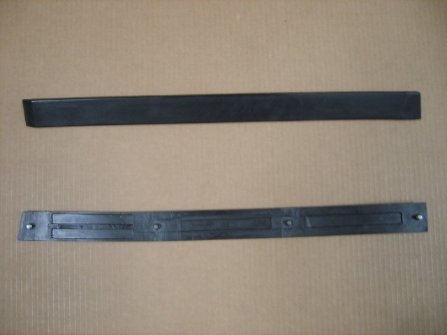 photo for 2804015-D43-B1 -  LEFT ANTISCUFF RIB, REAR BUMPER