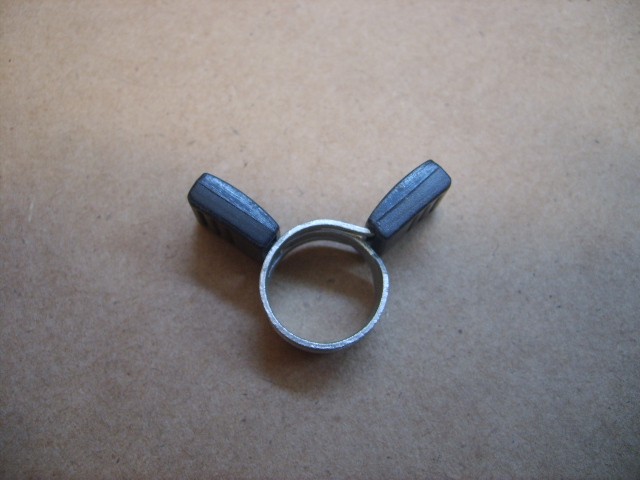 photo for 1111017-E06 - SMALL SPRG PIPE CLAMP-METAL STRIP TYPE