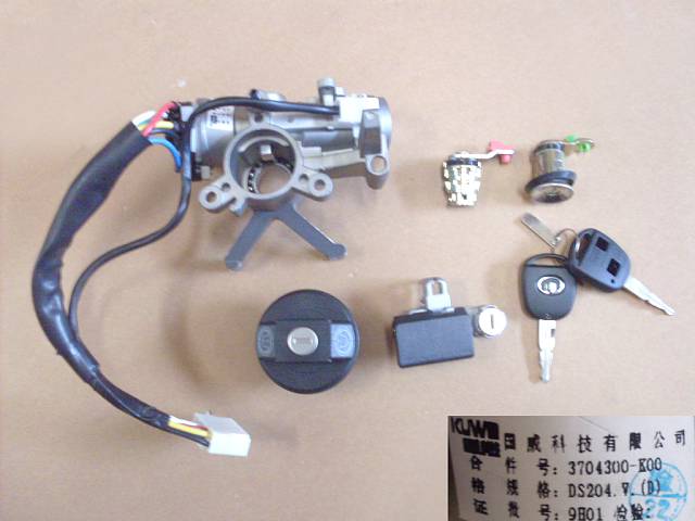 3704100-K00 for HOVER GREAT WALL photo for 3704100-K00 - IGNITION SWITCH ASSEMBLY ЗАМОК ЗАЖИГАНИЯ С КОМПЛЕКТОМ ЛИЧИНОК HOVER