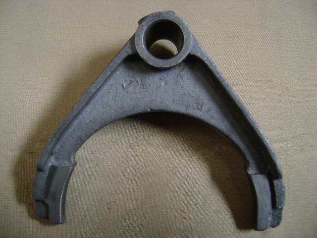 photo for 1703544 - RD 4TH SHIFTING FORK  /  вилка кпп 4/2 включения 3-4 передачи