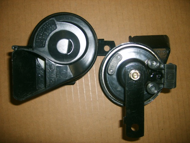 3721200-P00 for WINGLE GREAT WALL photo for 3721200-P00 - LOW TONE ELECTRIC HORN