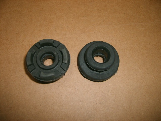 photo for 1302012-P00 - RADIATOR UPR MOUNT RUB